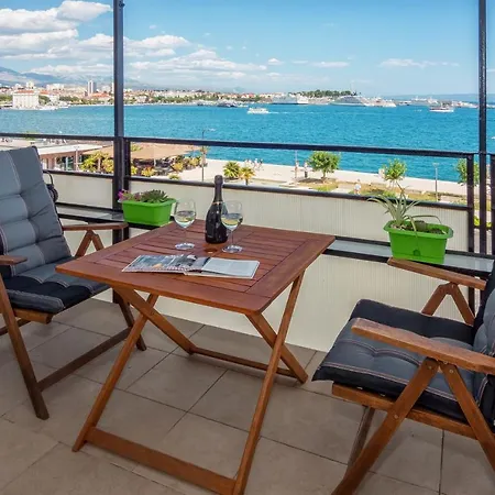 Sea Chic Near Old Town, Amazing View 아파트 *